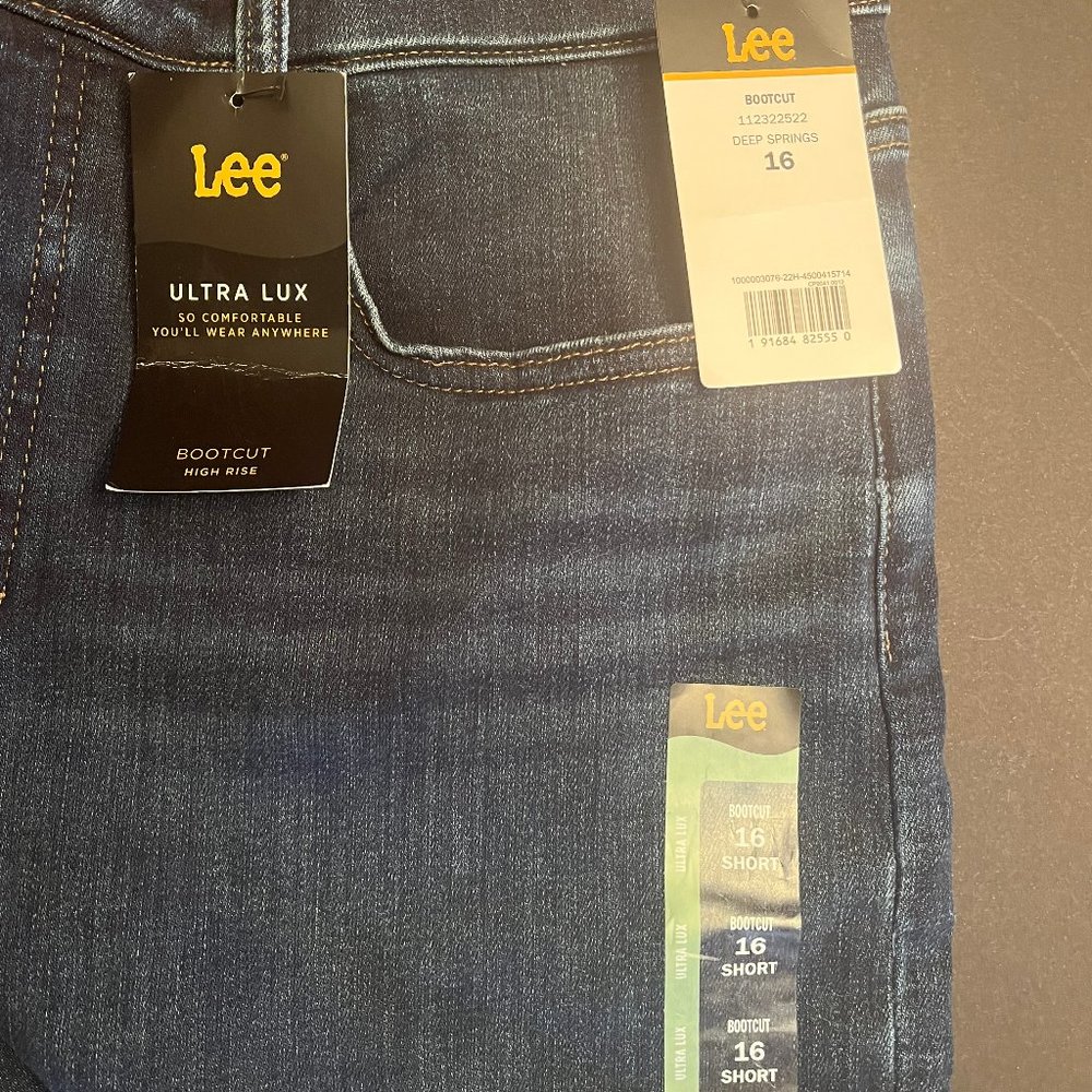 NWT Lee Jeans - Size 16
